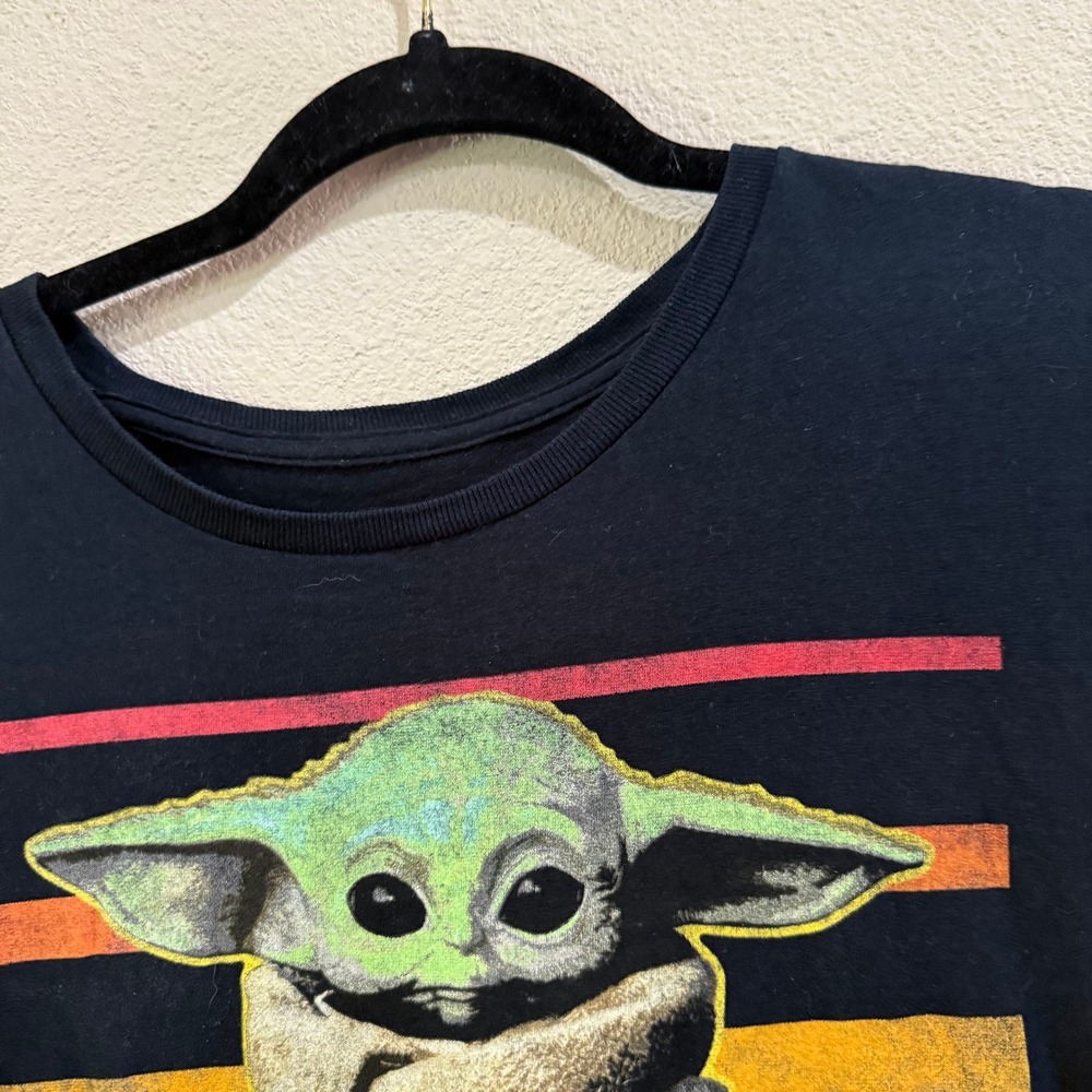 Star Wars The Mandalorian‎ Baby Yoda Grogu Wanted Graphic T-Shirt XL